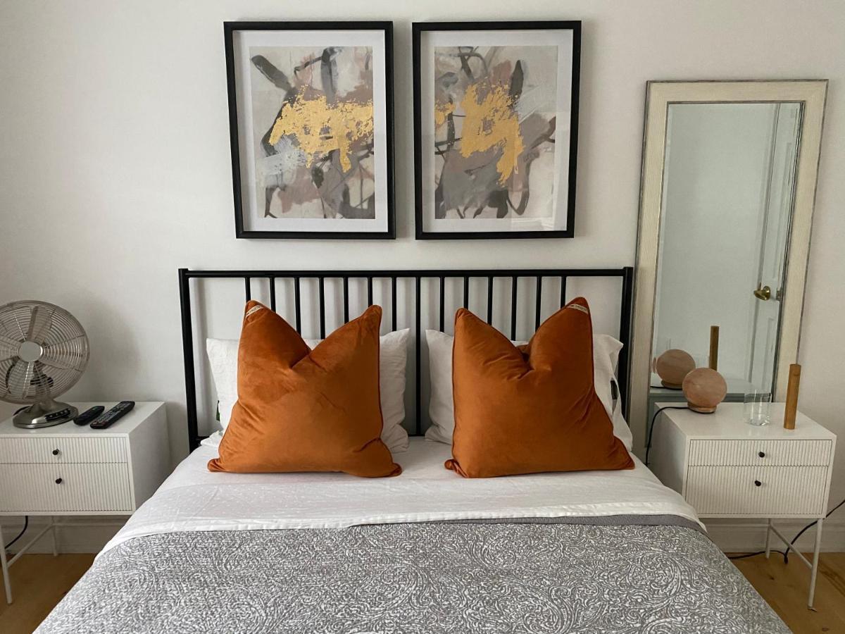 Clearbrooke Gem- Bright Private Bedroom Close To Yyz โตรอนโต ภายนอก รูปภาพ