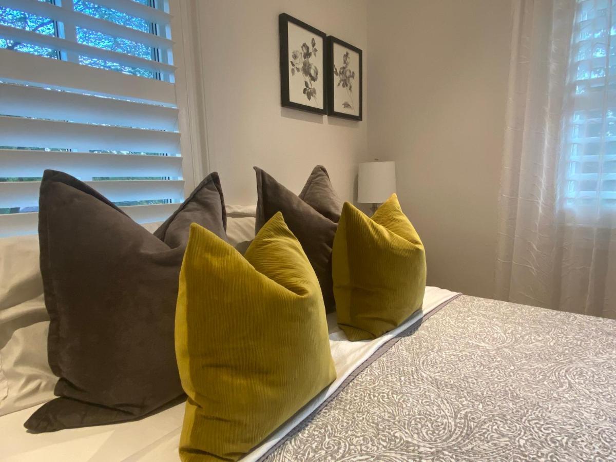 Clearbrooke Gem- Bright Private Bedroom Close To Yyz โตรอนโต ภายนอก รูปภาพ