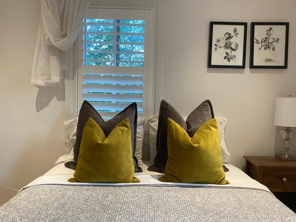 Clearbrooke Gem- Bright Private Bedroom Close To Yyz โตรอนโต ภายนอก รูปภาพ