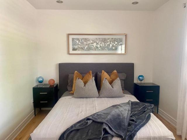 Clearbrooke Gem- Bright Private Bedroom Close To Yyz โตรอนโต ภายนอก รูปภาพ