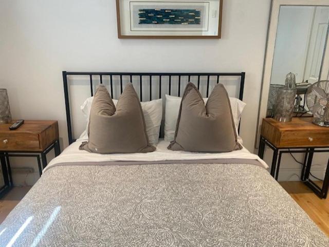 Clearbrooke Gem- Bright Private Bedroom Close To Yyz โตรอนโต ภายนอก รูปภาพ